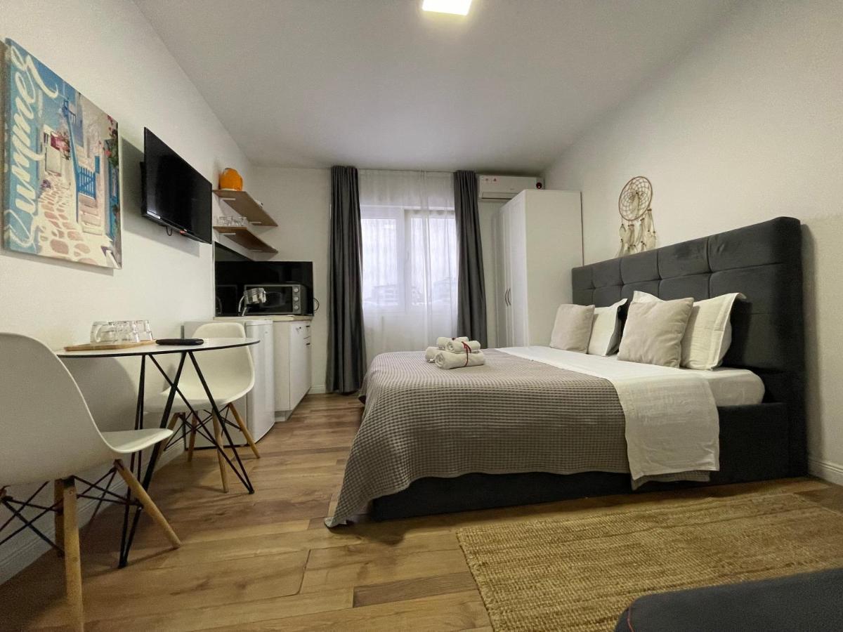 Central Studio Apartments